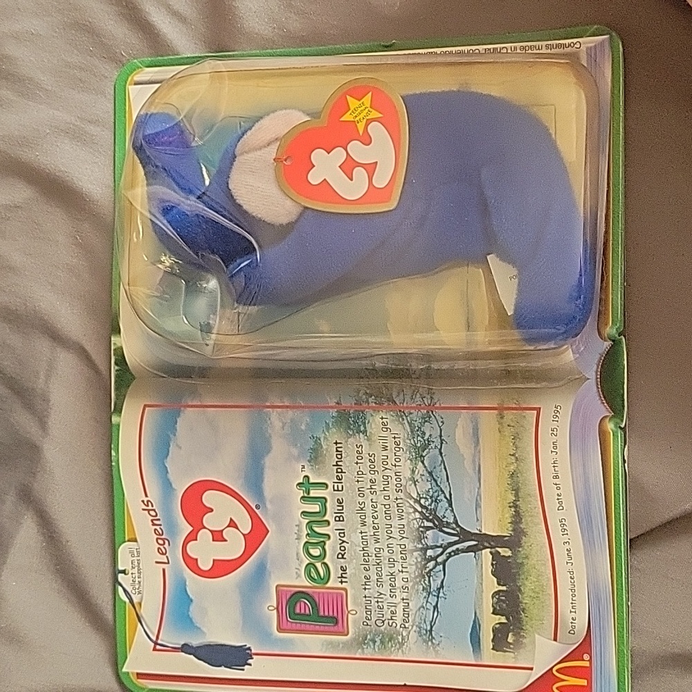 Peanut the elephant